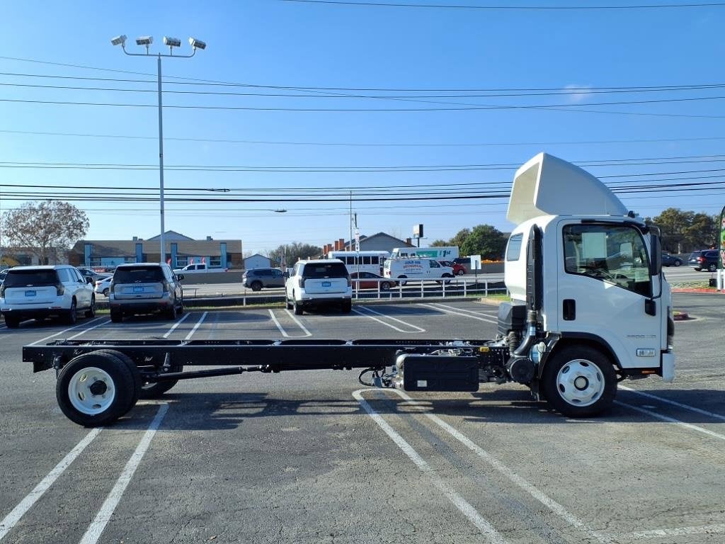 2025 Chevrolet Low Cab Forward 5500 XD Base