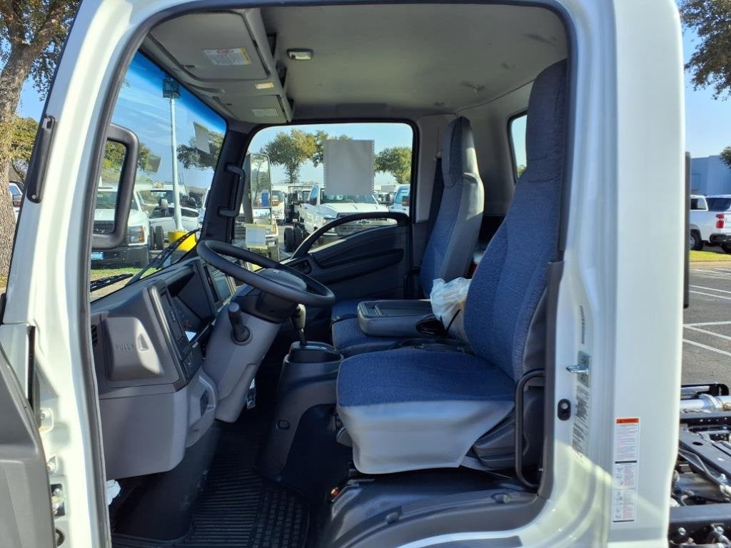 2025 Chevrolet Low Cab Forward 5500 XD Base