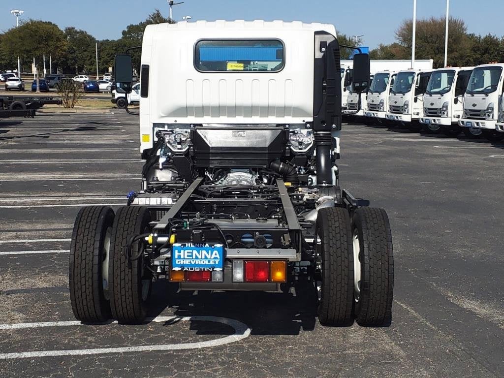 2025 Chevrolet Low Cab Forward 5500 XD Base