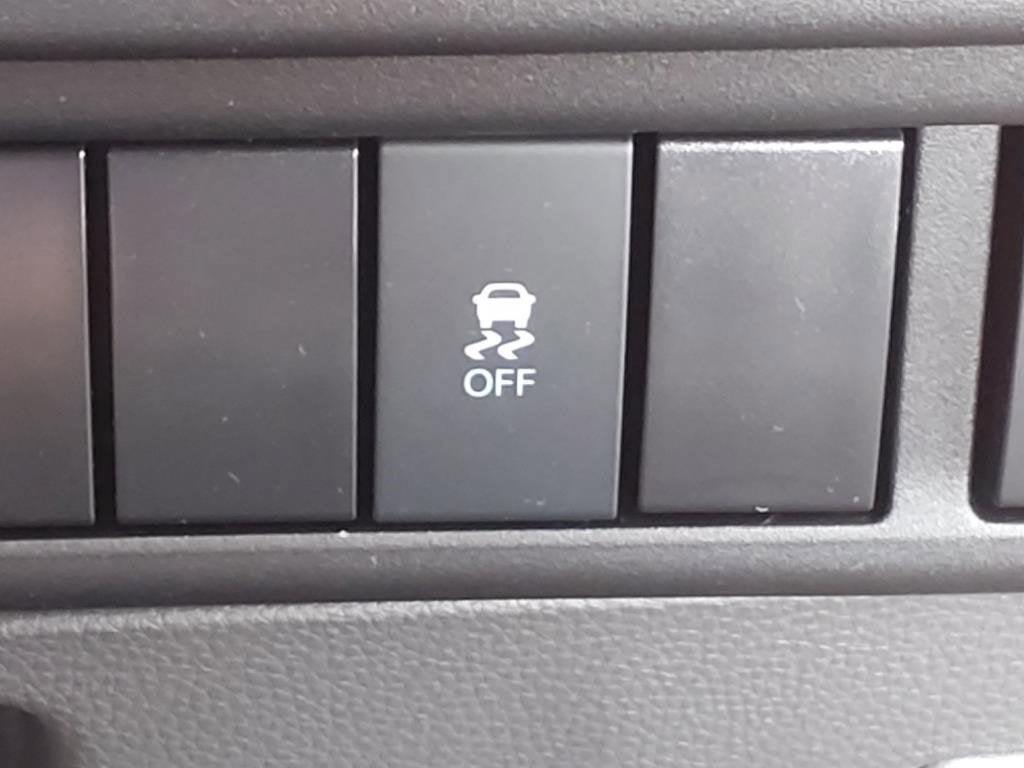 2025 Chevrolet Low Cab Forward 5500 XD Base