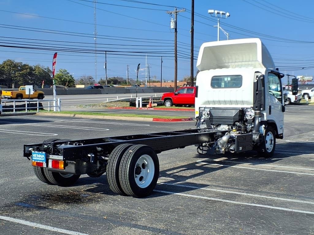 2025 Chevrolet Low Cab Forward 5500 XD Base