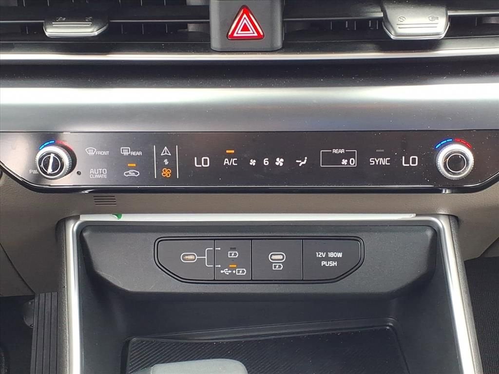 2025 Kia Carnival LXS