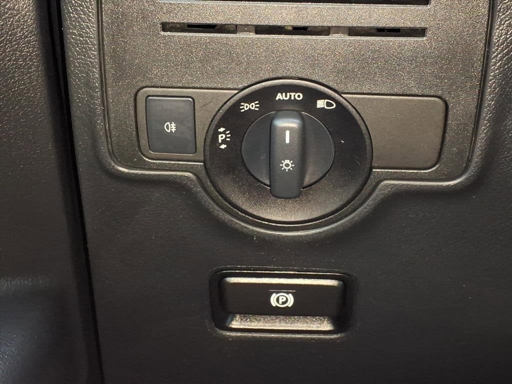 2019 Mercedes-Benz Metris Passenger Van Base