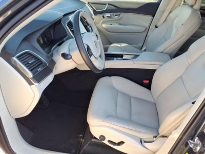 2020 Volvo XC90 Momentum