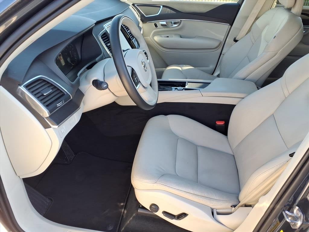 2020 Volvo XC90 Momentum