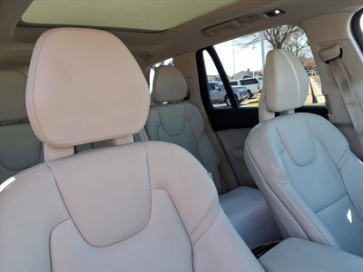 2020 Volvo XC90 Momentum