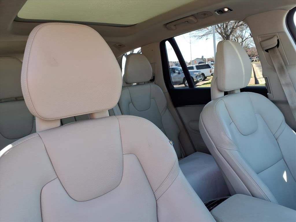 2020 Volvo XC90 Momentum