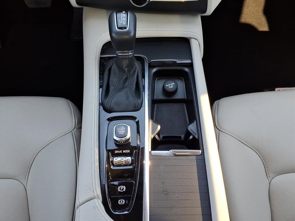 2020 Volvo XC90 Momentum