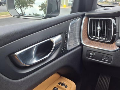 2022 Volvo XC60 Inscription